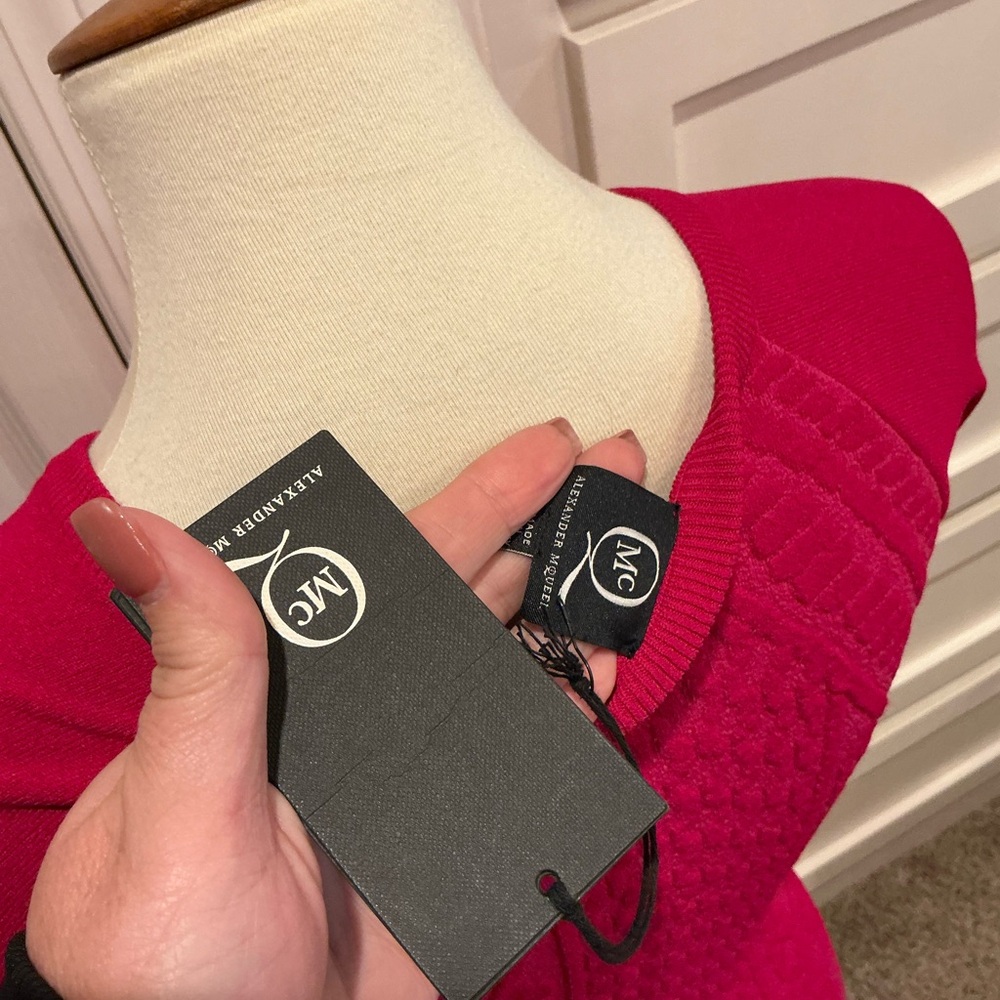 Alexander McQueen Fuchsia Knit Midi Dress - Picture 4 of 12